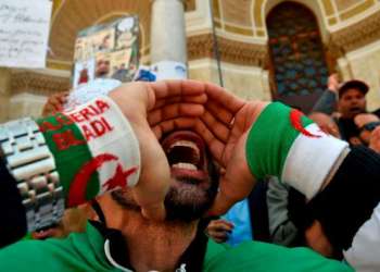 معتقلي الرأي بالجزائر يخوضون إضرابا عن الطعام للتنديد ب”سجنهم ظلما”
