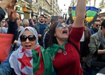 عالمة اجتماع جزائرية : النظام يخلق لدى الجزائريين شعورا بالحصار بسبب “تهديدات خارجية”
