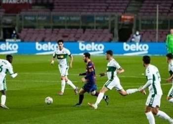 ثنائية ميسي تساعد برشلونة في التفوق على إلتشي