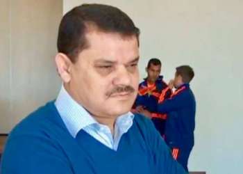 رئيس وزراء ليبيا…مقرب من الإخوان المسلمين وصديق سابق للقذافي