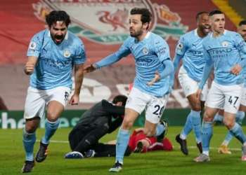 مانشستر سيتي يهين ليفربول بملعبه أنفيلد ويؤكد صدارته للدوري الإنجليزي
