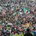 الآلاف من أنصار الحراك يحتشدون في شوارع العاصمة الجزائرية