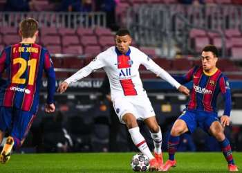 مبابي يصدم برشلونة بالهاتريك وسان جيرمان يقترب من ربع نهائي دوري الأبطال