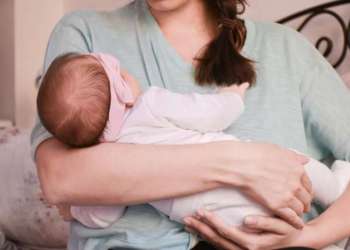 دراسة علمية تكشف أهمية حليب الأم في مقاومة الرضع لعدوى كورونا