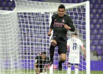 ريال مدريد يضيق الخناق على أتلتيكو بفوز على بلد الوليد في الدوري الإسباني