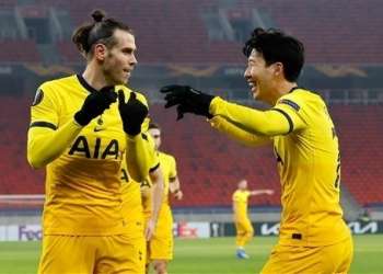“يوروبا ليغ”: مانشستر يونايتد وتوتنهام وروما يضعون قدمًا في ثمن النهائي