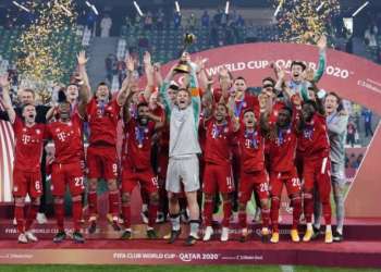 ليفاندوفسكي يتوج بجائزة أفضل لاعب في بطولة كأس العالم للأندية