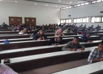 جامعة بن زهر تفرض امتحانات دون نهاية الدروس وطلبة سينامون في الشارع