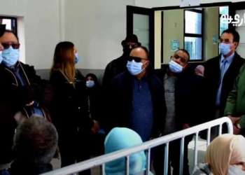 بالبيضاء وبروح فنية فنانون يزورون مركز حي الصدري لتلقيح ويبعثون رسائل إطمئنان للملقحين