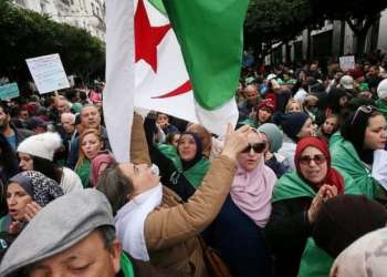 تظاهرة للطلاب في العاصمة الجزائرية رفضا للانتخابات
