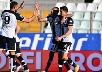 الدوري الإيطالي: بارما يصعق روما ويحقق فوزه الأول منذ نوفمبر