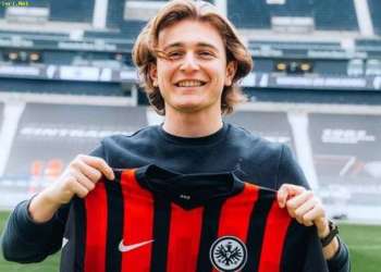 فرانكفورت يوقع مع التركي أكمان حتى 2025