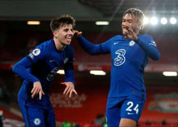 تشيلسي يعمق جراح ليفربول في الدوري الإنجليزي