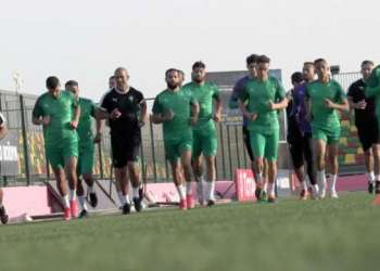 المنتخب الوطني المغربي الأول يجري أول حصة تدريبية بنواكشوط