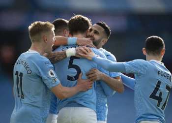 غوارديولا يهدد لاعبي سيتي بالاستبعاد