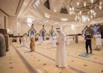 الإمارات تمنع الإفطار في المساجد في رمضان وتسمح بإقامة صلاة التراويح ل30 دقيقة