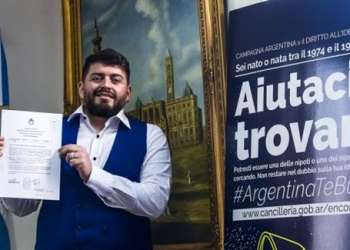مارادونا جونيور يرث عن أبيه الجنسية الأرجنتينية