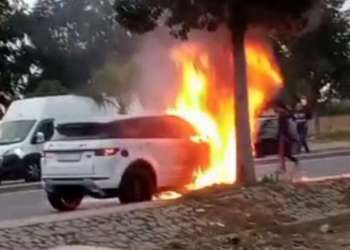 احتراق سيارة بوعميرة حارس الرجاء بمديونة