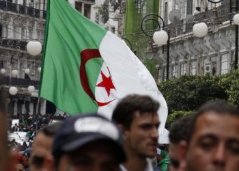 إدانة مبلغ عن الفساد بالجزائر بسنة حبسا نافذا