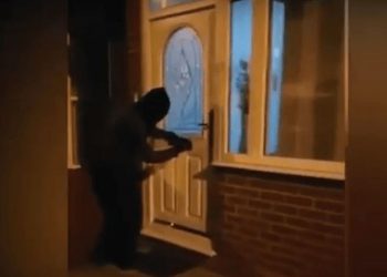 لص بريطاني يعيد أموالا سرقها لصاحبها لسبب نبيل