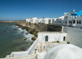 المطالبة بأداء المستحقات “تُغضب” أرباب الفنادق