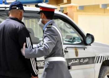 اعتقالات خلال مداهمة مقهى خرق إجراءات الطوارئ بافورار