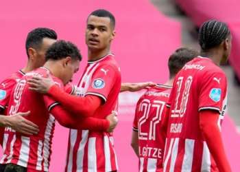 الدوري الهولندي: إيندهوفن يستعيد الوصافة بثلاثية في هيراكليس