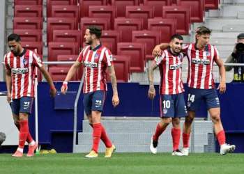 أتلتيكو مدريد يستعيد صدارة “الليغا” بانتصار على أويسكا