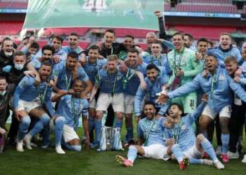 رأس لابورت يمنح مانشستر سيتي كأس الرابطة