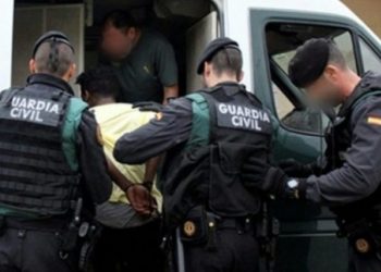 اسبانيا تفكك شبكة متخصصة في الهجرة السرية وتعتقل 20 متهما