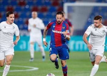 هويسكا يفوز على ليفانتي ويجدد فرصه في البقاء في الدوري الإسباني