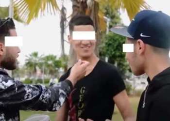 مقطع فيديو لشباب “يُفطرون” في رمضان مقابل المال يثير الجدل