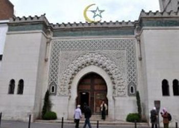 مسجد باريس الكبير يعلن أن شهر رمضان يبدأ في فرنسا الثلاثاء
