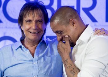 روبرتو كارلوس يشيد بناشئي ريال مدريد