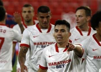 إشبيلية يهزم أتلتيكو مدريد ويشعل المنافسة على لقب “الليغا”