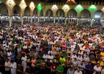 إنّ أفضلَ الصّلاة صلاةُ الـمَرء في بيته إلاّ المكتوبة