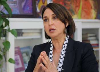 صورة مخلة بالحياء على صفحة “نبيلة منيب”