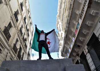 الامن الجزائرى يطوق العاصمة لمنع تنظيم مسيرة الحراك ومظاهرات حاشدة تخرج بمنطقة القبائل