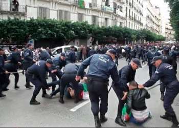 اعتقال 800 متظاهر خلال مسيرات الجمعة 118 للحراك بالجزائر