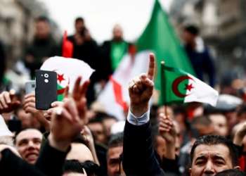 الجزائر: سنة و18 شهرا حبسا نافذا في حق 31 متظاهرا