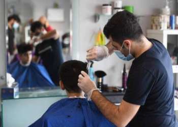 حلاق سنترال بارك في نيويورك او الحلاقة في زمن كورونا
