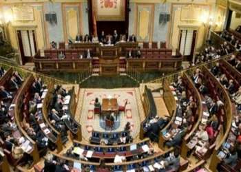 انتخابات برلمان مدريد قد تفضي إلى انتكاسة للحكومة اليسارية الإسبانية
