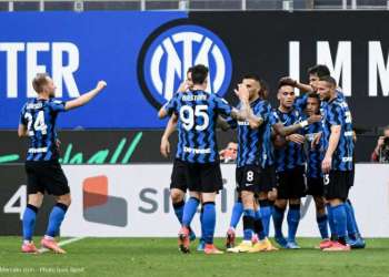إنتر يحتفل بلقب الدوري الإيطالي باكتساح سامبدوريا بخماسية