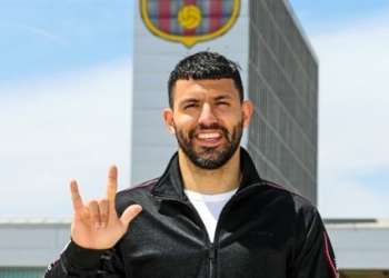 برشلونة يتعاقد مع هداف السيتي أغويرو في انتقال مجاني
