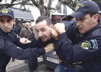 الجزائر تمنع مجددا مسيرات “الحراك” وتقمع المحتجين