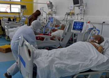رفض التلقيح يضع عددا من المصابين بكورونا في قاعات الإنعاش