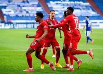 هيرتا برلين يقترب من البقاء في “البوندسليغا” بانتصار صعب على شالكه