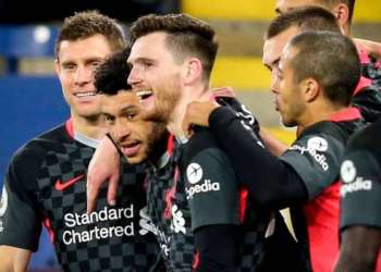 ليفربول يهزم بيرنلي بثلاثية ويقتحم مربع الأبطال على حساب ليستر