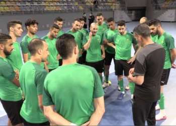 فيديو… تداريب المنتخب الوطني لكرة القدم داخل القاعة بمصر