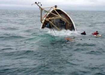 مصرع ثلاثة أشخاص في حادث غرق قارب انطلق من طانطان